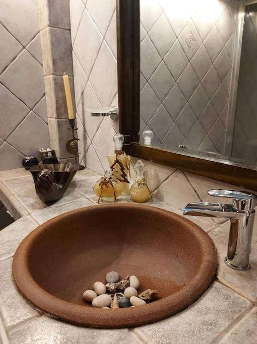 Όμορφο, Άνετο Ζεστά Διακοσμημένο Διαμέρισμα Θέρμη Εξωτερικό φωτογραφία